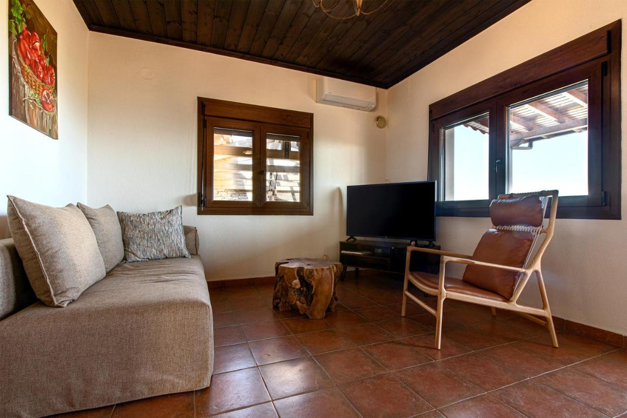 Casa Del Olivar Develíkia Exterior photo
